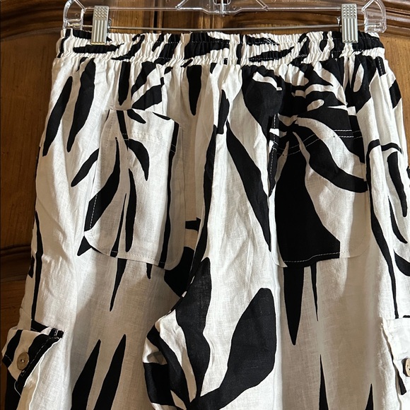 NEW Christian Soriano Linen Blend BlackWhite Floral Tropical Women'Cargo Medium - Picture 9 of 9